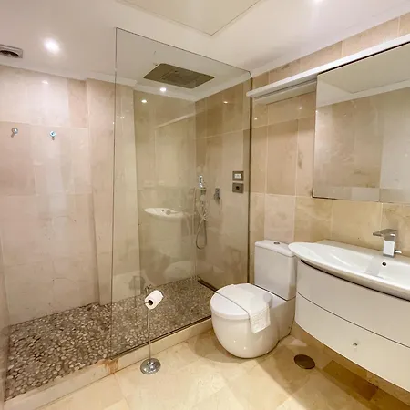 Aloha Hill Club Exclusive With Premier Amenities