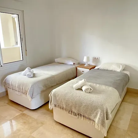 Aloha Hill Club Exclusive With Premier Amenities Apartment *