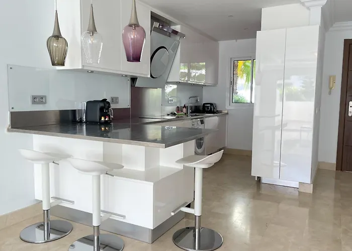 Lägenhet Aloha Hill Club Exclusive With Premier Amenities Marbella